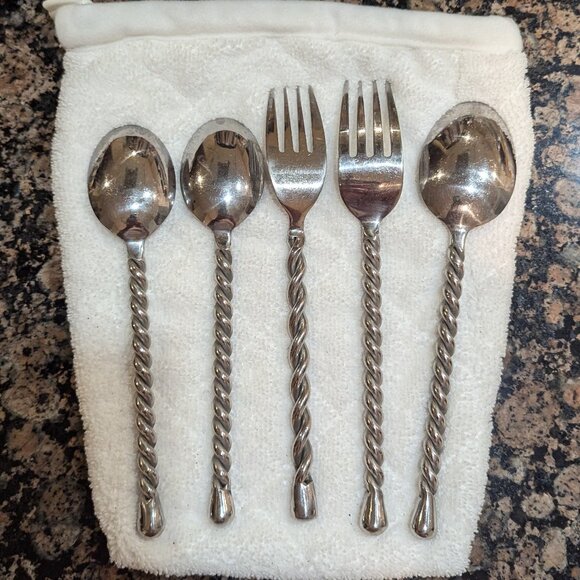 5 pc "Silver Tear" by Gourmet Settings dining ware. Assorted pieces 7-8 inches. - Picture 2 of 2
